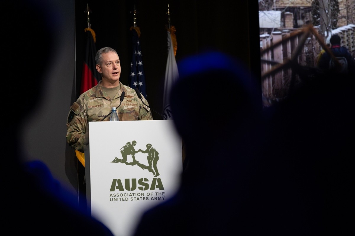 Top NATO, US commander in Europe describes NATO’s decisive hour in LANDEURO remarks