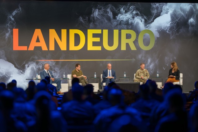 Army Air Defense General Speaks during LANDEURO
