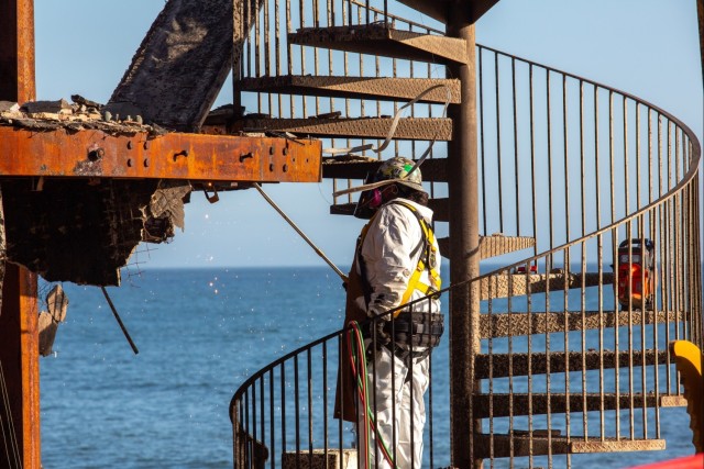 Malibu, Calif. — Pacific Coast Highway Debris Removal