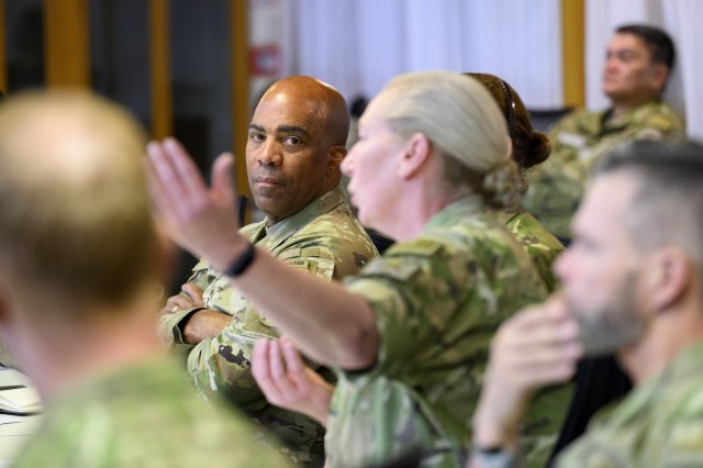 Major General Rose King, Chief of the NZ Army, escorts General Ronald Clark, Commanding General United States Army Pacific on a visit to Waiouru Military Camp and Training Area.