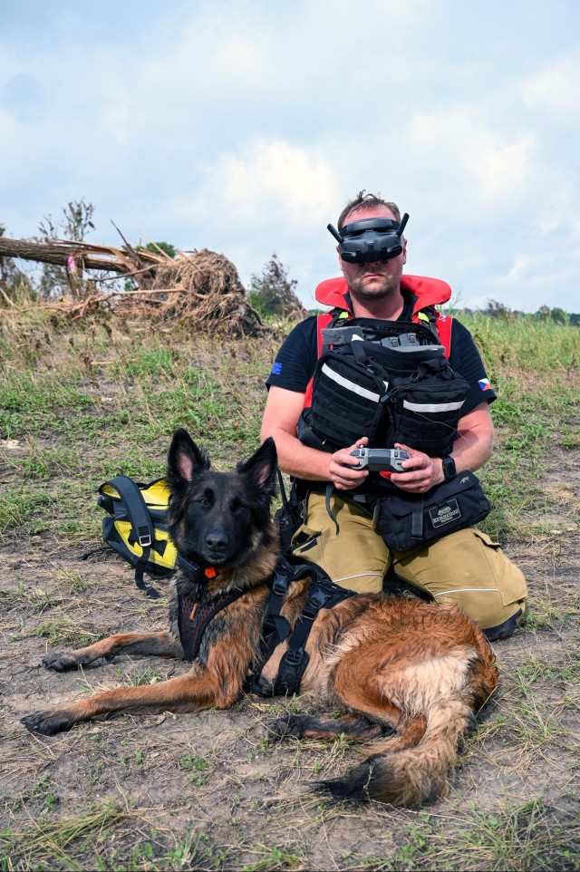 Czech partners assist Texas Army Guard during flood response efforts