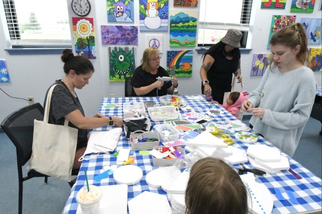 Fort Drum family members chill out with Family Advocacy Program