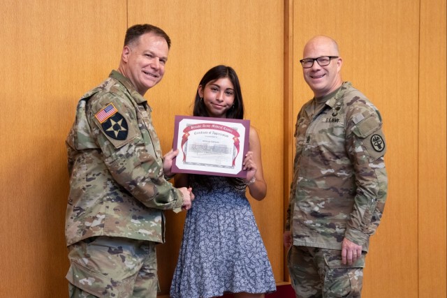 BAMC recognizes teens for volunteer service