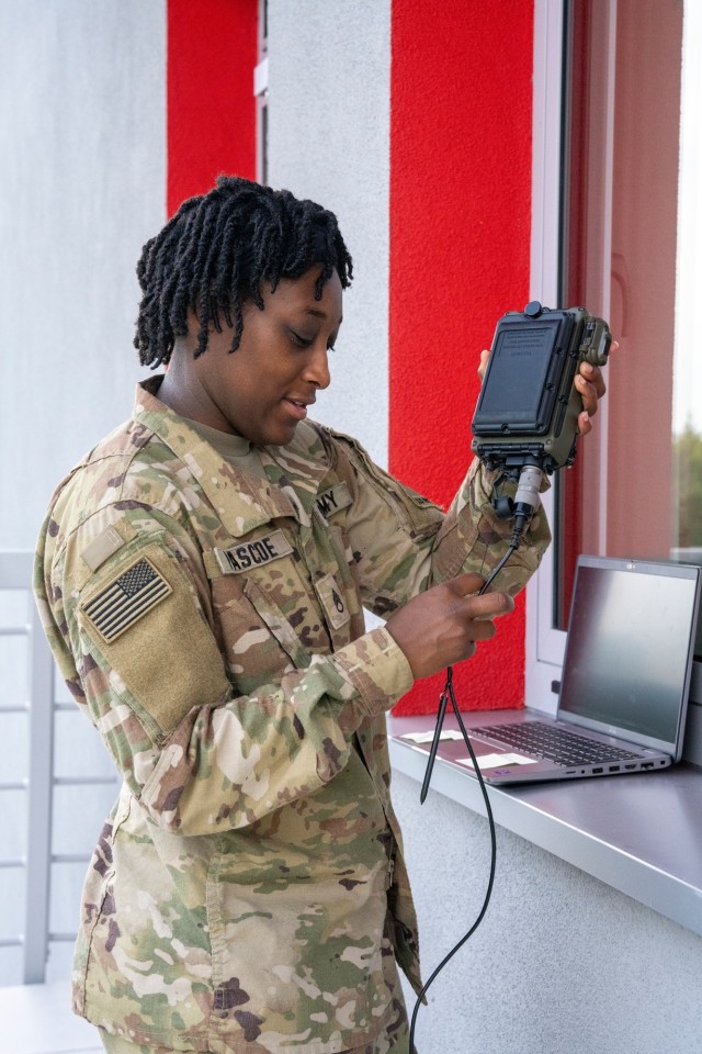 1st Armored Division sustainment Soldiers coordinate logistics for convoy protection