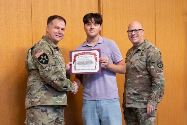 BAMC recognizes teens for volunteer service