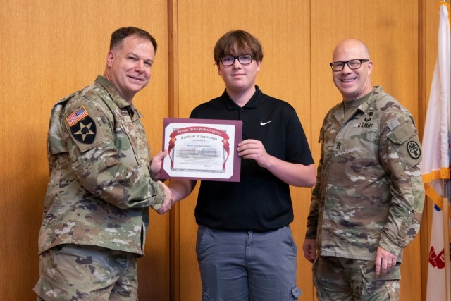 BAMC recognizes teens for volunteer service