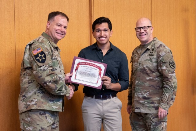 BAMC recognizes teens for volunteer service