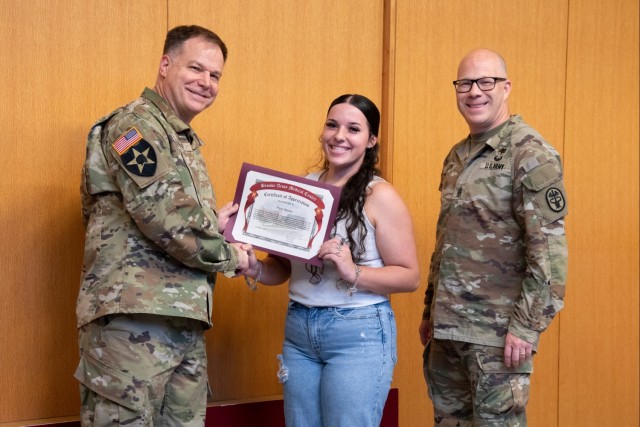 BAMC recognizes teens for volunteer service