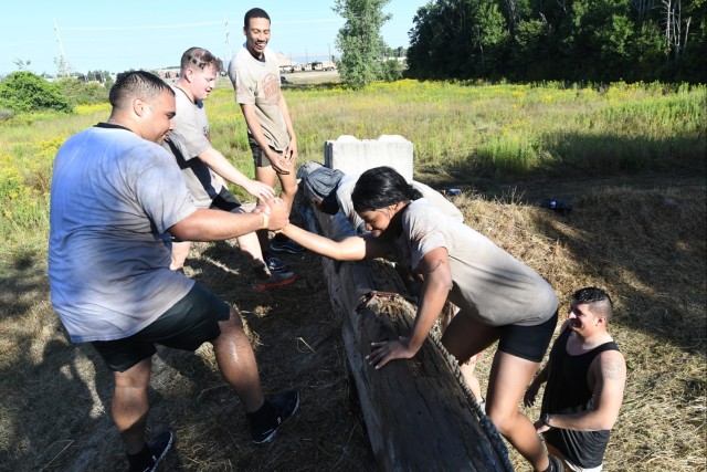 Fort Drum community members tackle Mountain Mudder