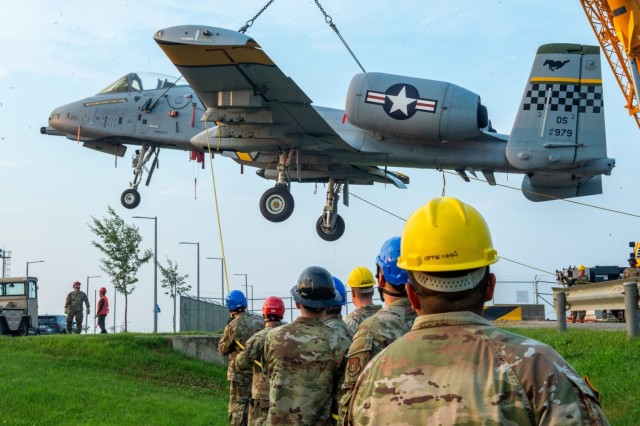 A-10 Thunderbolt II Traffic Circle Installation