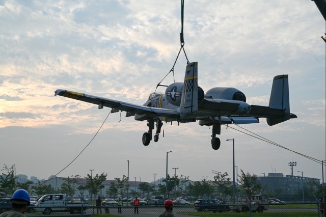A-10 Thunderbolt II Roundabout Installation