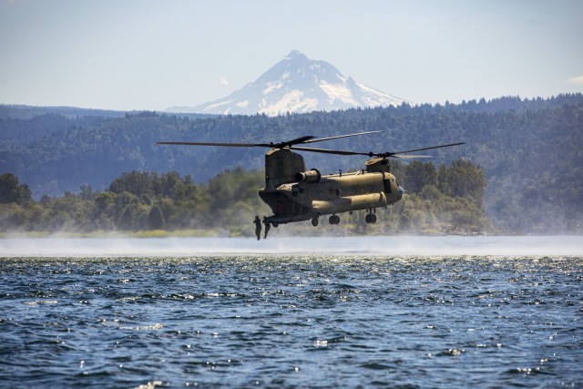 Members of the Washington Army National Guard, Oregon National Guard and U.S. Army Reserve participated in Helocast training on the Columbia River, Troutdale, Ore., Aug. 8, 2025. The event, led by the 2nd Battalion, 162nd Infantry Regiment, 41st...