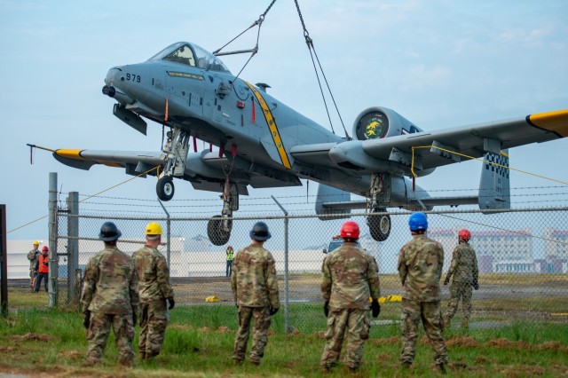 A-10 Thunderbolt II Traffic Circle Installation