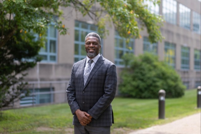 Kirby gets items where they need to go