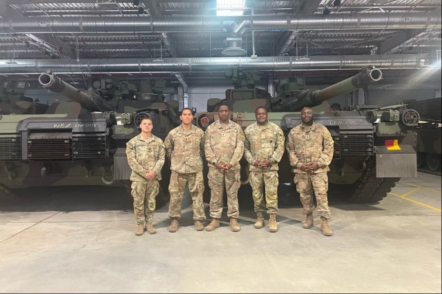 Soldiers from 1AD CAB train their Polish counterparts at the APS-2 Powidz site in SSA operations