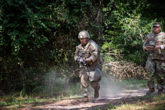 Fort Polk Soldiers test grit during E3B week, strive for excellence