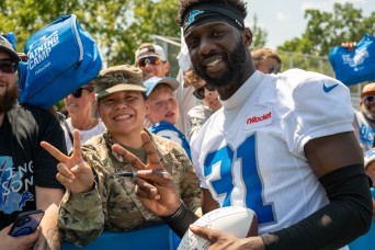 TACOM Soldiers spend a day with the Detroit Lions