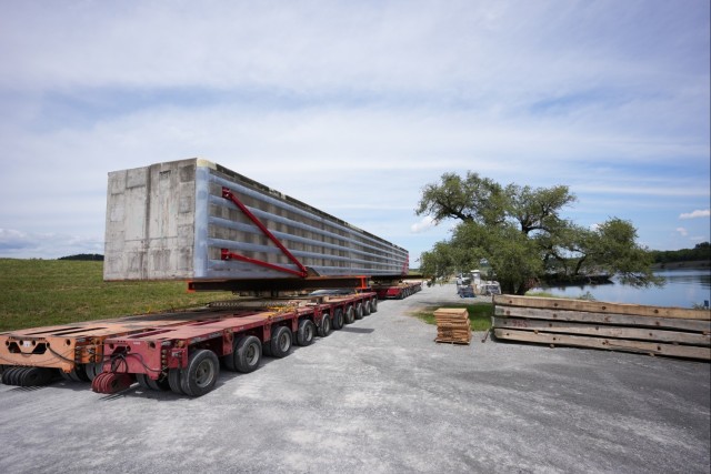 Massive Wall Beams make their move to Chickamauga Lock