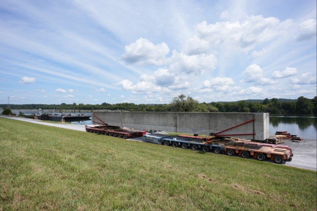 Massive Wall Beams make their move to Chickamauga Lock