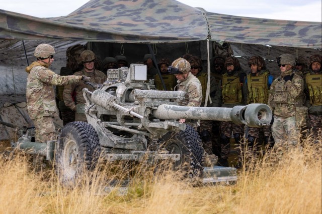 U.S., Indian Armies exchange artillery best practices during Yudh Abhyas 2025 in Alaska