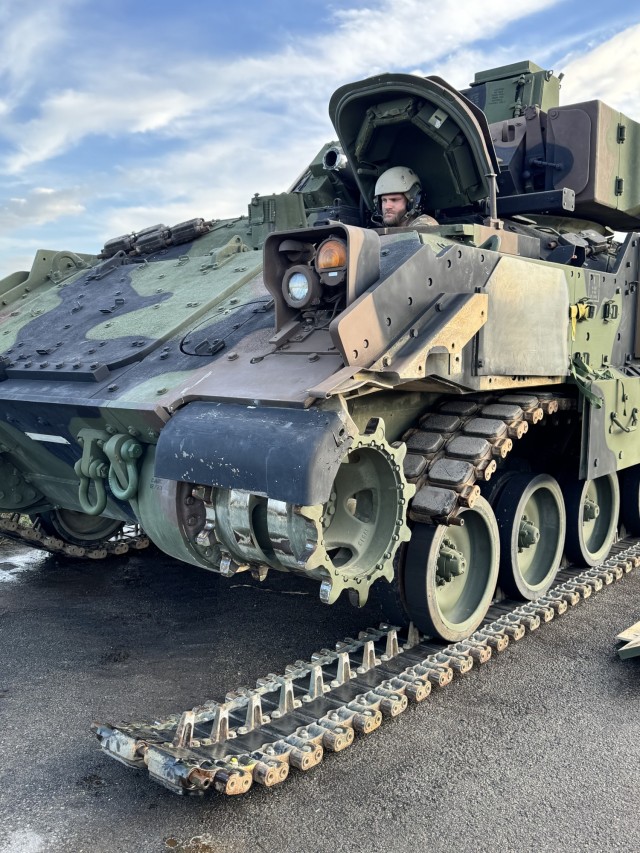Over 100 Bradleys from 405th AFSB, TLSC-E issued to Cavalry Soldiers for Poland rotation