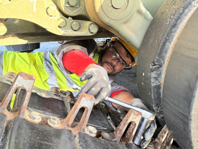 Over 100 Bradleys from 405th AFSB, TLSC-E issued to Cavalry Soldiers for Poland rotation