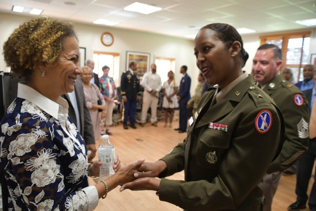 BG Gant meets descendants' families