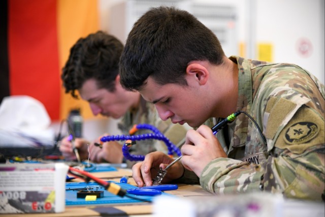 2nd Cav Reg Builds Drones Ahead of Saber Junction 25