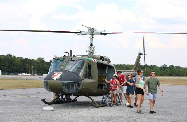 Friends of Army Aviation Provides Unique Experience for Fort Rucker Graduates