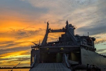 SDDC Facilitates 3rd ID Cargo Container and Vehicle Vessel Load at Dames Point