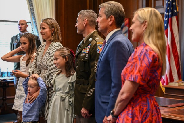 Soldier’s Medal awarded to Georgia Guardsman who pulled driver from burning vehicle