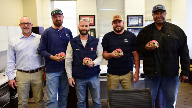 Wilson, Pickwick Lock teams receive Hedgehog Award for repair actions