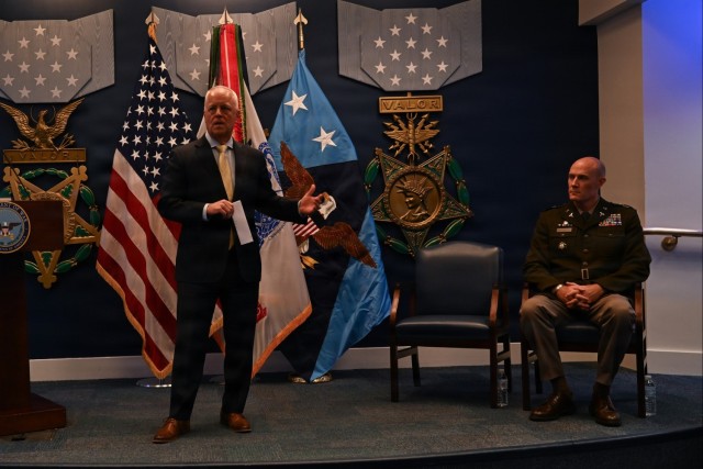 Soldier Reinstated in Pentagon&#39;s Hall of Heroes