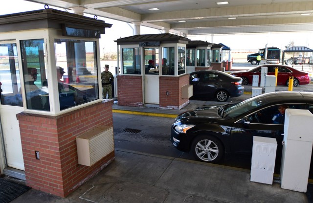 Fort Knox's gates will have adjusted hours of operation for the Christmas Day holiday weekend.