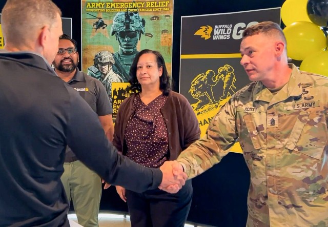 Buffalo Wild Wings to Go Donates $4,000 to Army Emergency Relief Fund