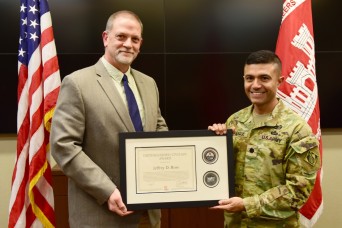 Nashville District Distinguished Civilian Award honors Jeff Ross