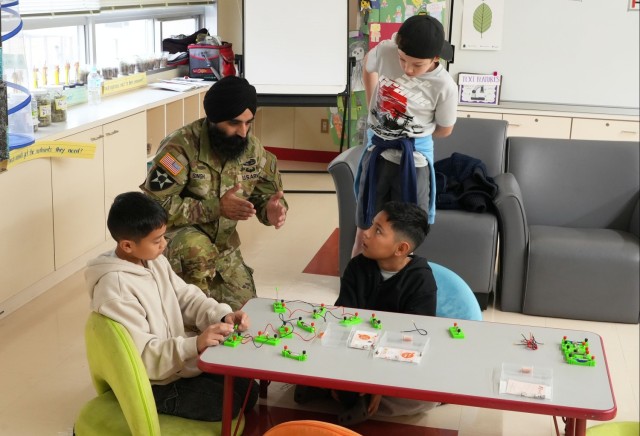 JED sparks curiosity during Atsugi STEAM Day