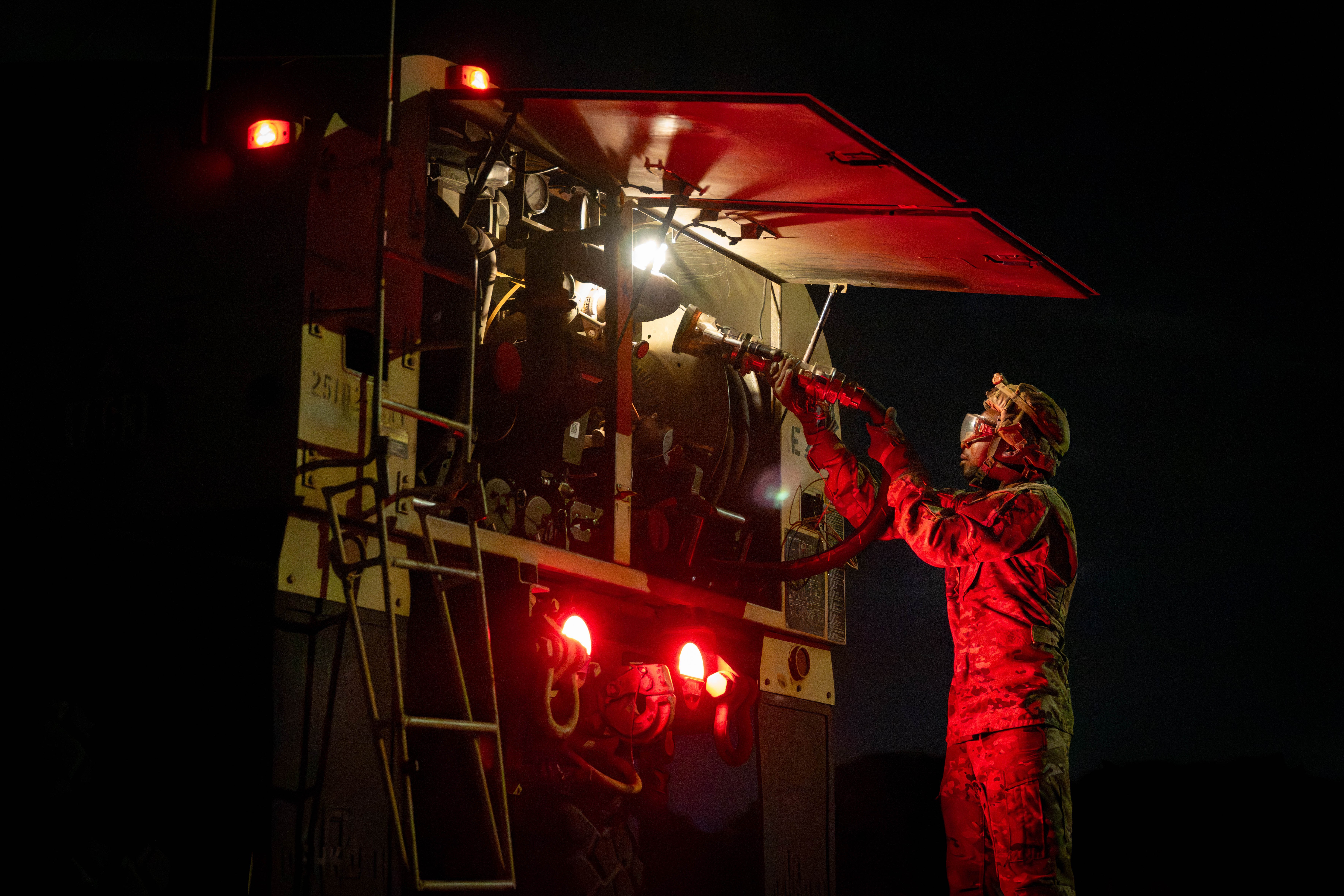 チャレンジ（米海軍） Overcoming the Tyranny of Distance: The 25th Combat Aviation