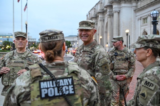 CSA visits JTF-DC Guardsmen