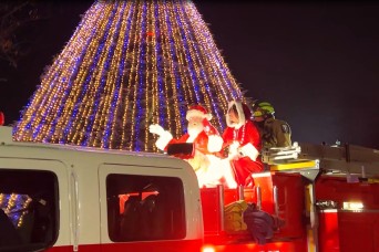 Camp Zama kicks off holiday season with annual tree-lighting event