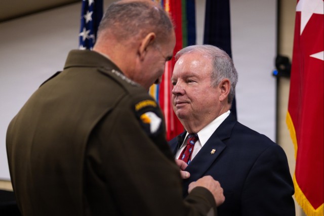 U.S. Army human resources icon ends nearly five-decade career