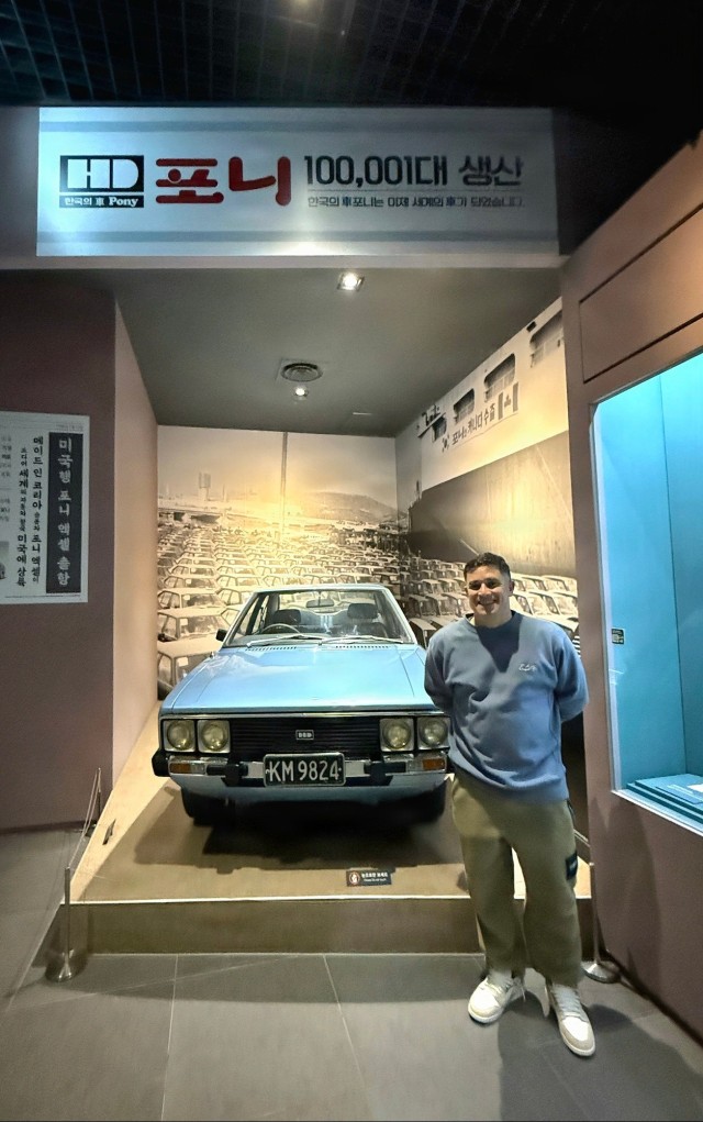 USAG Humphreys community members explore Korean culture in Seoul