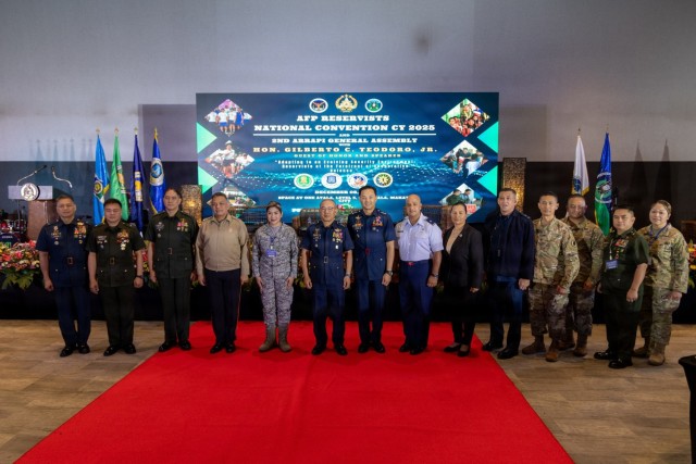 Guam and Hawaii Guards strengthen ties at historic Philippine reservist convention