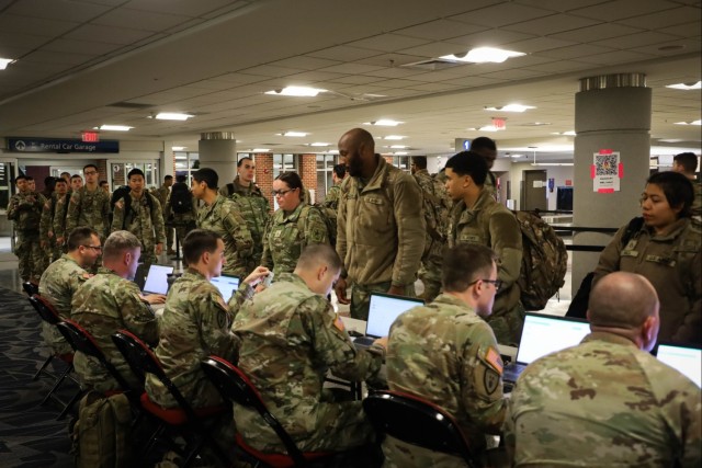 CASCOM sends 8,000 AIT Soldiers home for the holidays