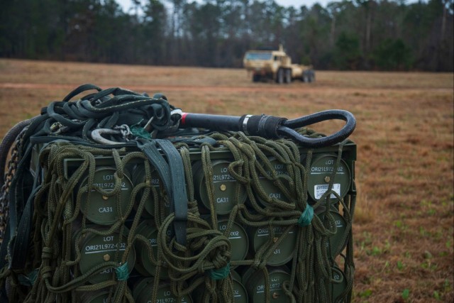 2-3 GSAB sling-load training with 2nd Armored Brigade Combat Team