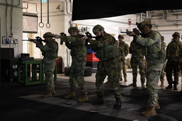 U.S. Soldiers and Italian Armed Forces participate in an M4 carbine weapon familiarization training led by U.S. Army Southern European Task Force, Africa (SETAF-AF) at Caserma Del Din, Vicenza, Italy, Jan. 7, 2026. This training allows U.S....