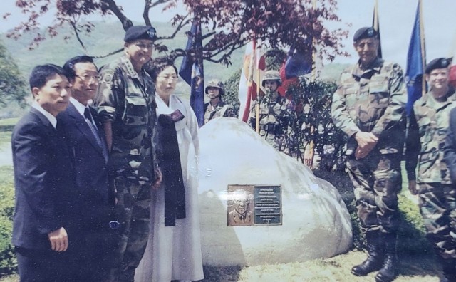 A legacy of friendship: Korean Good Neighbors provide warm welcome to Camp Casey Soldiers