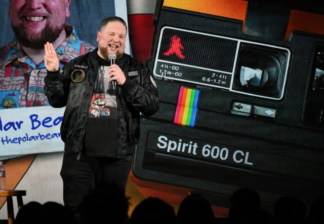 Comedy star Gabriel Iglesias brings laughs to troops in Japan