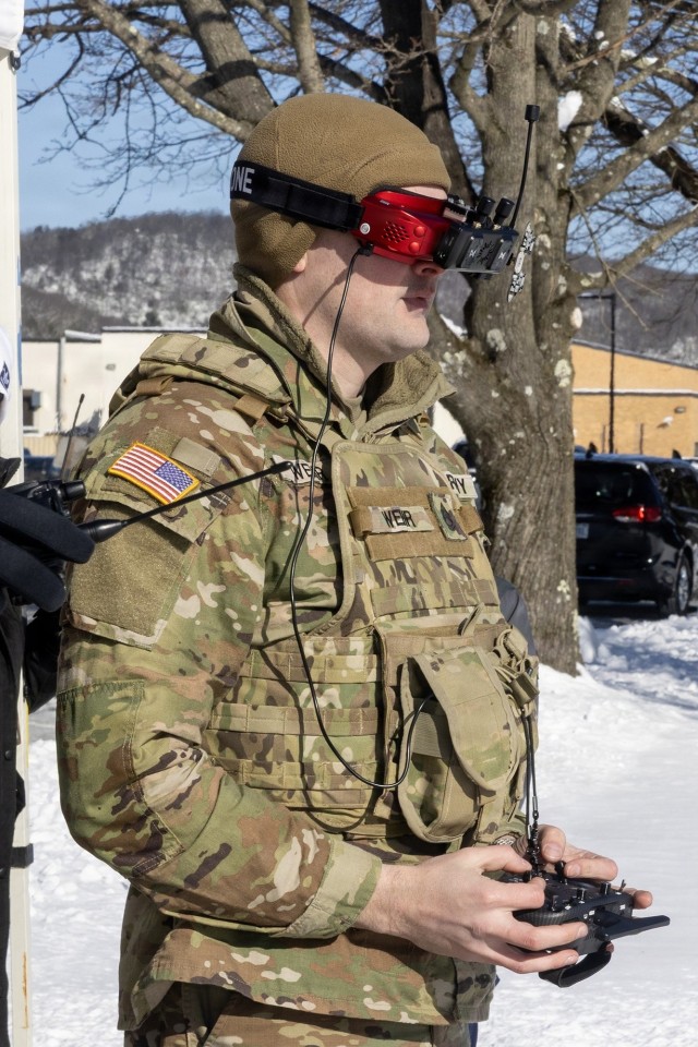 Pa. Guard Soldiers conduct UAS demo for senior Army official