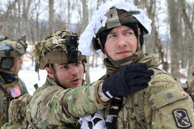 Winter field training tests infantry leaders